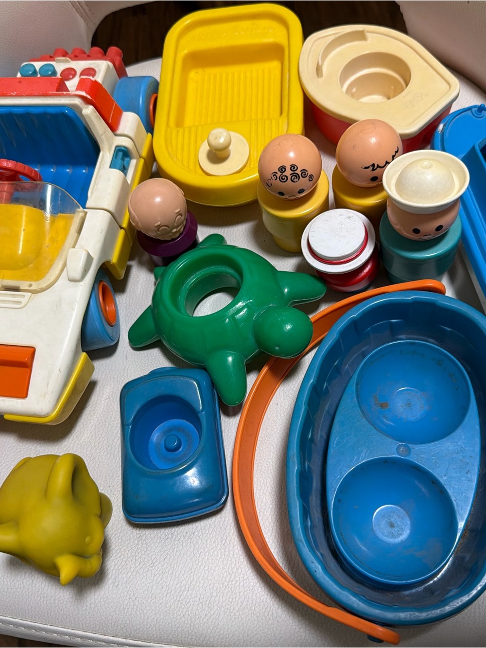 Vintage Fisher price Colorful Kids car and Play Set - Blue, Yellow, Green - Picture 3 of 9